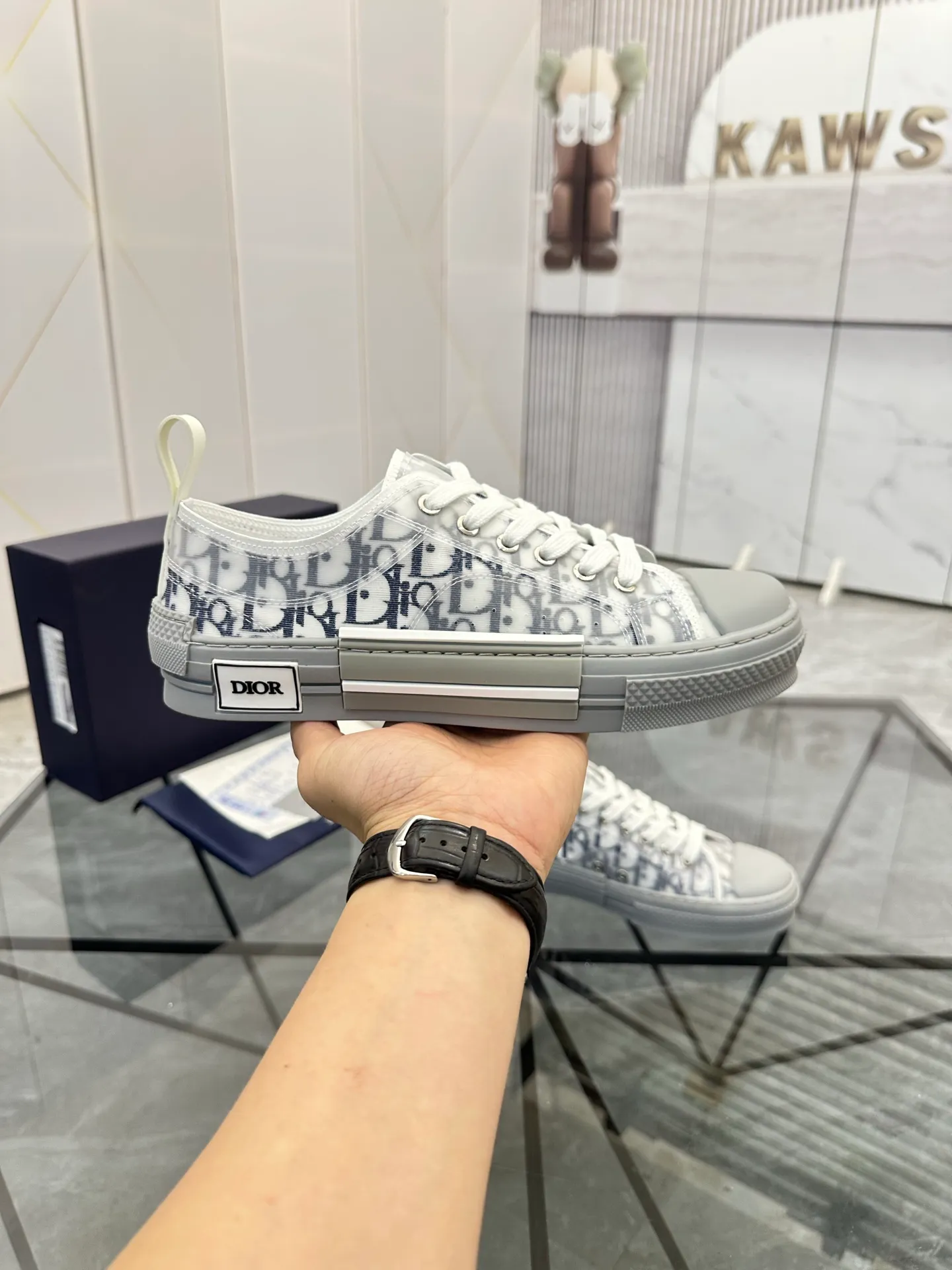 Selling men's shoes 💰: 💰P400¥ Product trademark: Dio* "Dior*" low-top casual shoes Regular size: 36-45 (can be customized to 46) Couple style B23 Product materials: Upper imported original fabric, breathable lining, original outsole. No.: 007